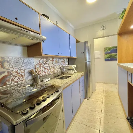 Lindo apartamento 2 quartos 200m da praia c/ AC-3